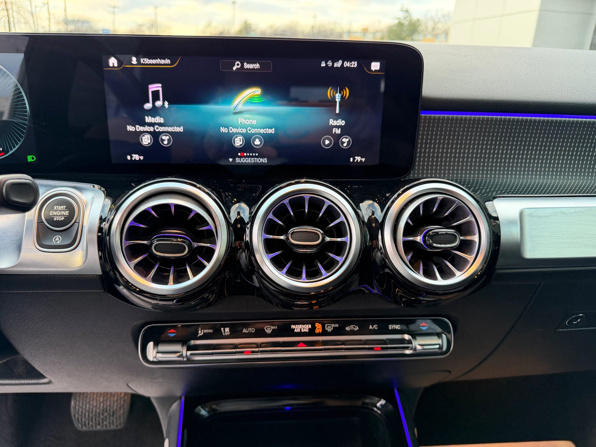 Used 2022 Mercedes-Benz GLB 250 4MATIC image 9