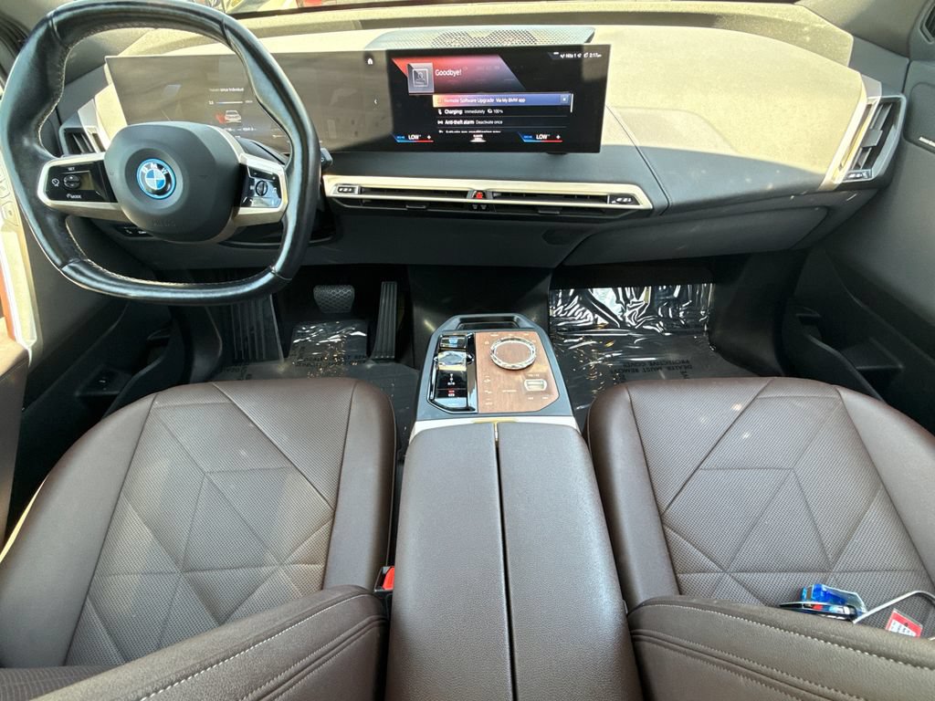 Certified 2023 BMW iX xDrive50 w/ Premium Package AWD/4WD image 19