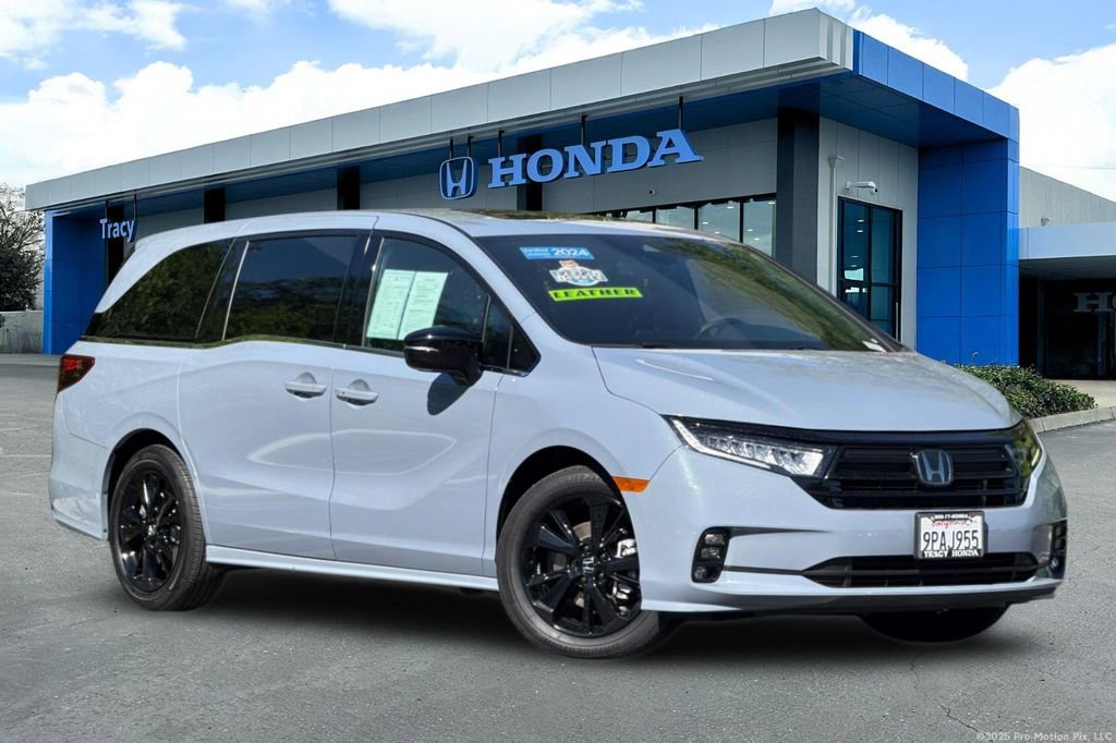 Certified 2024 Honda Odyssey Sport image 2