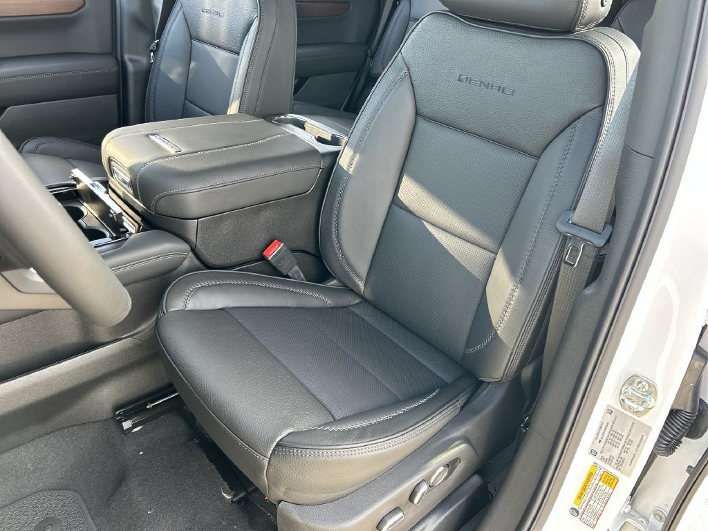 New 2027 GMC Yukon Denali AWD/4WD image 19