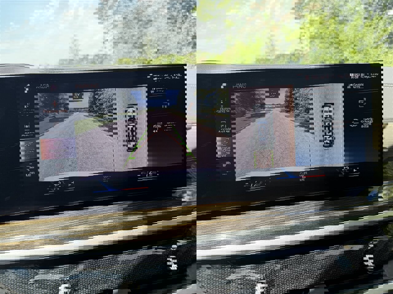 Used 2023 BMW X7 xDrive40i w/ Premium Package image 30