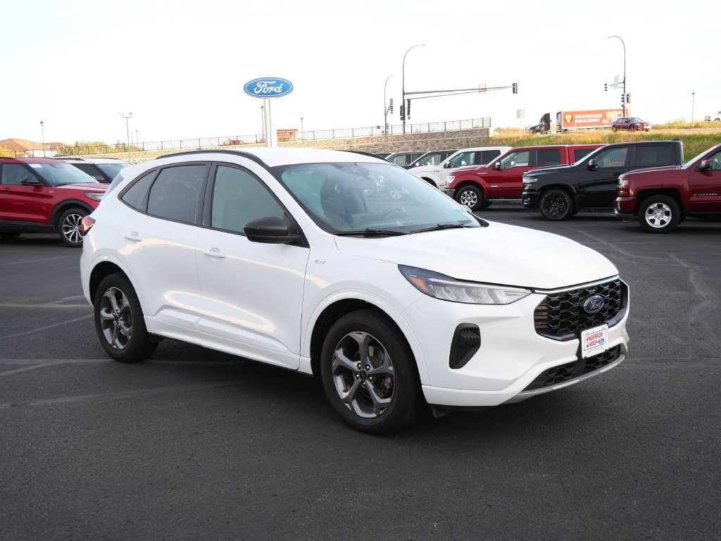 Certified 2023 Ford Escape ST-Line w/ Tech Pack #1 AWD/4WD image 4
