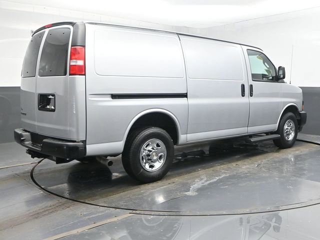 Used 2024 Chevrolet Express 3500 image 40