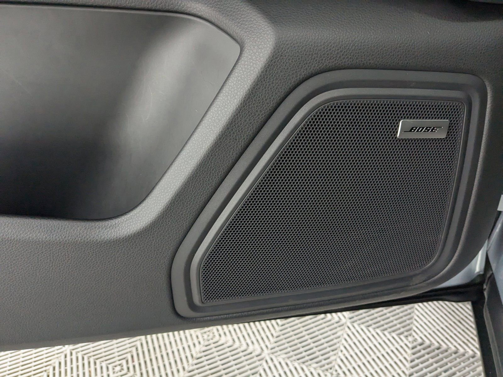 Certified 2025 Porsche Macan image 18