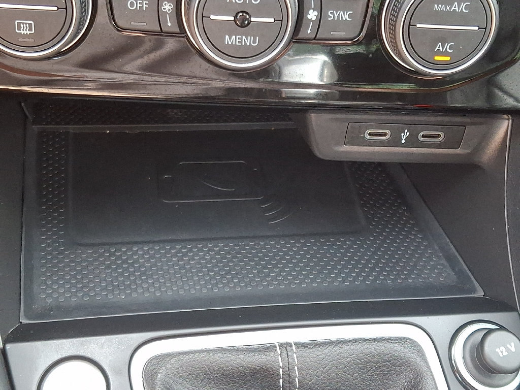 Used 2023 Volkswagen Jetta SEL FWD image 25