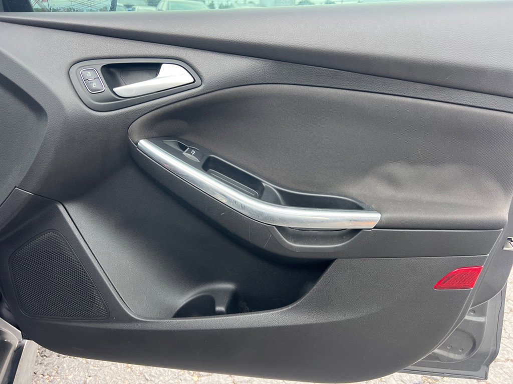 Used 2018 Ford Focus ST FWD image 18