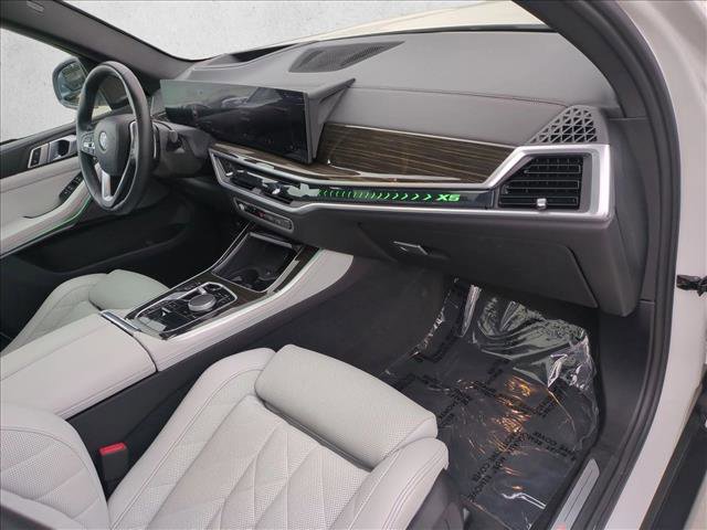 Used 2024 BMW X5 xDrive40i w/ Premium Package image 24