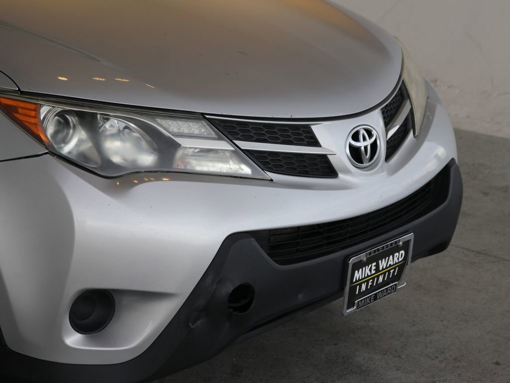 Used 2015 Toyota RAV4 LE AWD/4WD image 12