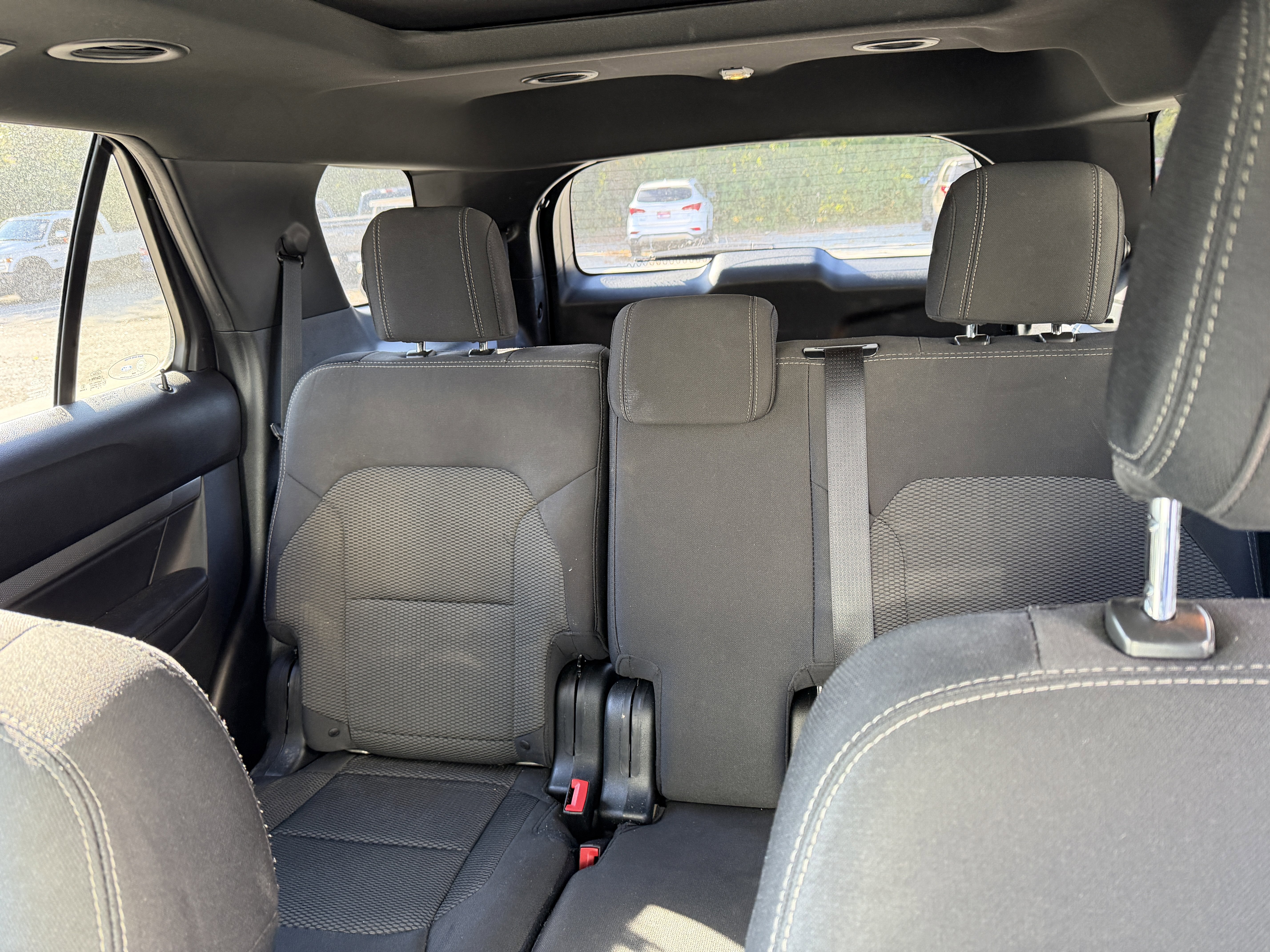 Used 2018 Ford Explorer XLT w/ Equipment Group 201A AWD/4WD image 14