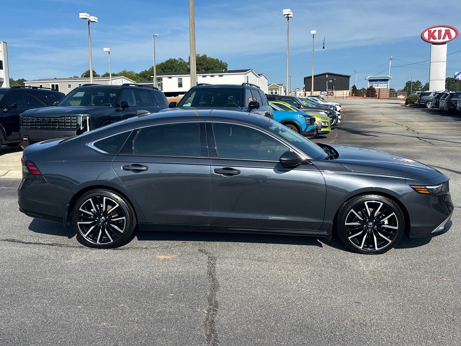 Used 2025 Honda Accord Touring image 3
