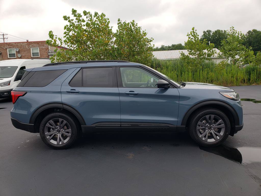 New 2026 Ford Explorer Active w/ Active Comfort Package AWD/4WD image 3