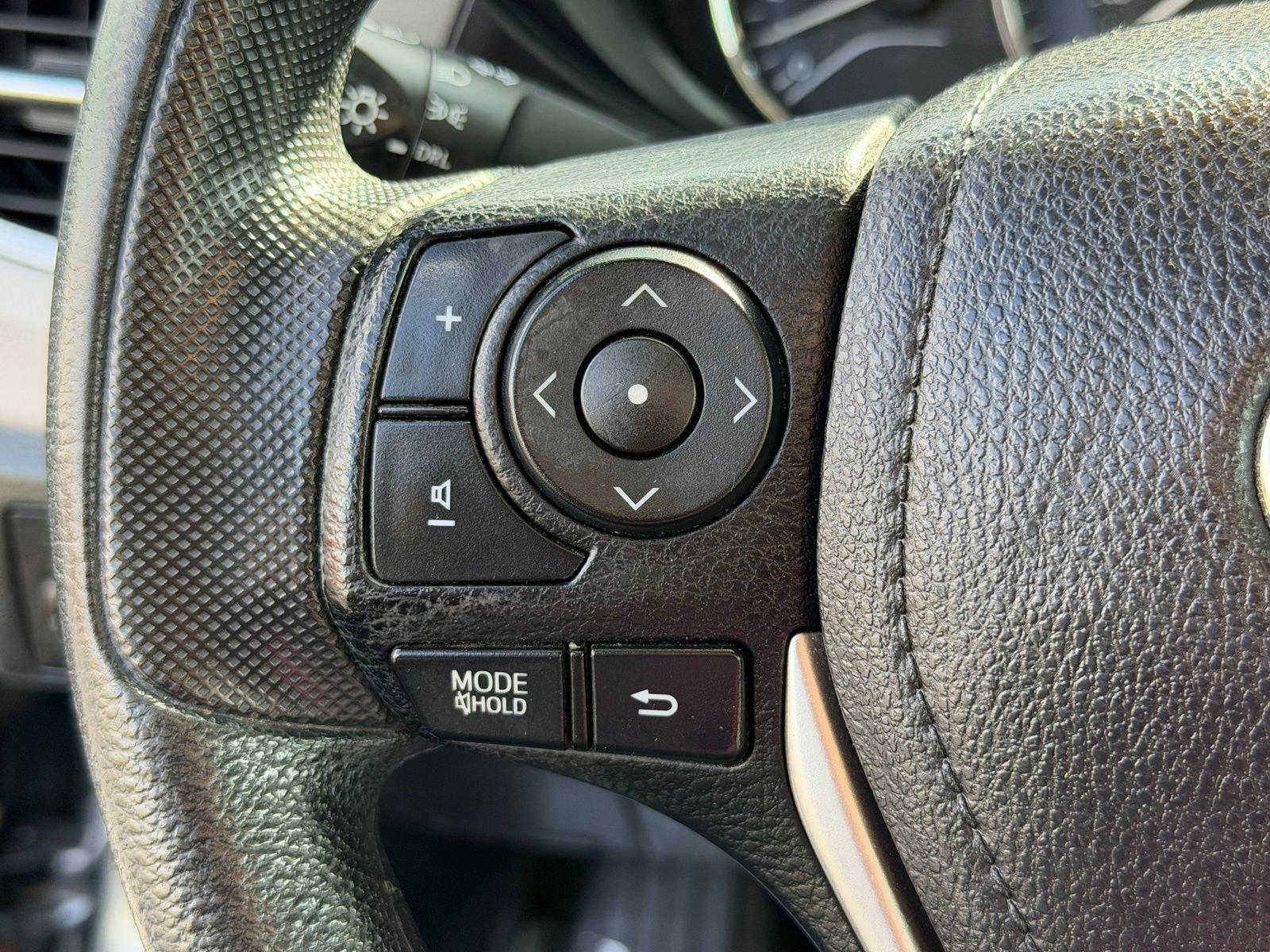 Used 2014 Toyota Corolla LE image 15