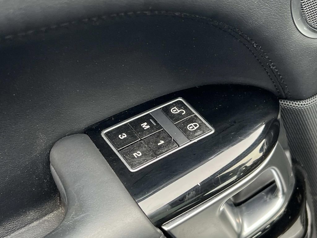 Used 2015 Land Rover Range Rover Supercharged image 21