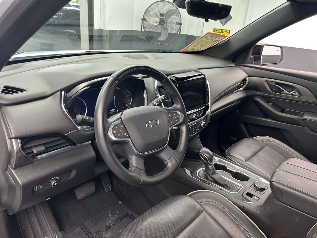 Used 2023 Chevrolet Traverse Premier w/ Redline Edition image 10