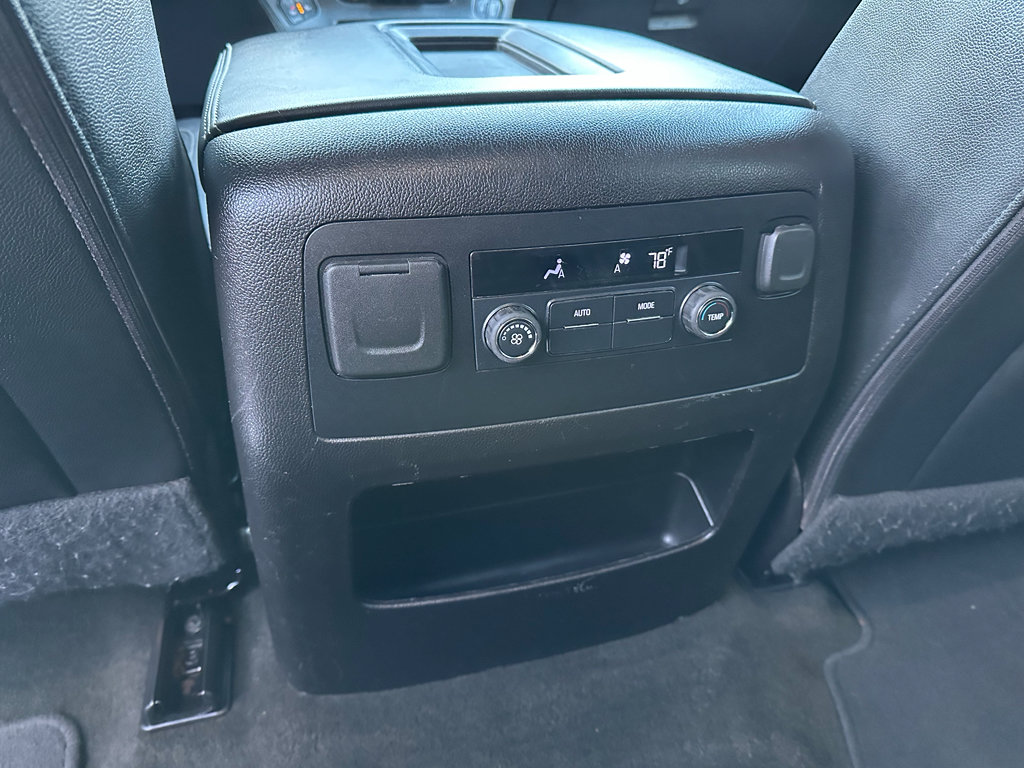 Used 2018 Chevrolet Suburban LT image 11