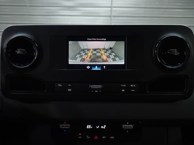 Used 2024 Mercedes-Benz Sprinter 2500 image 25