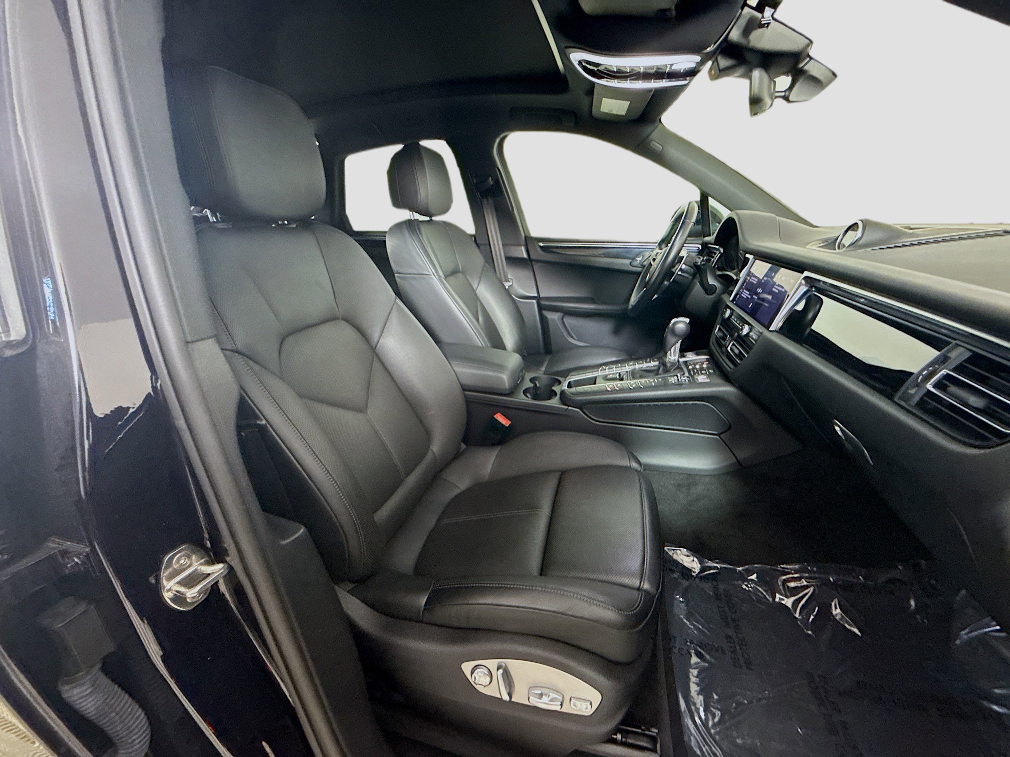 Used 2021 Porsche Macan S image 28
