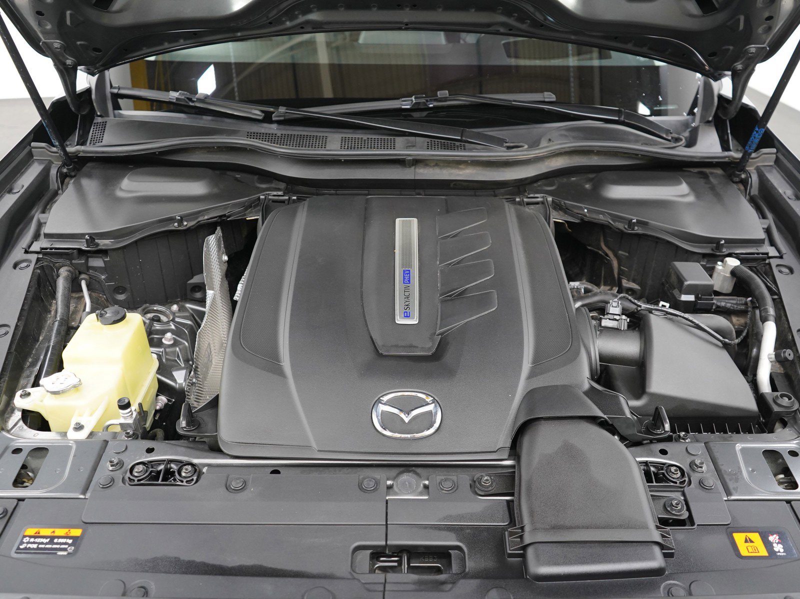 Used 2024 MAZDA CX-90 Plug-In Hybrid w/ Premium Pkg image 33