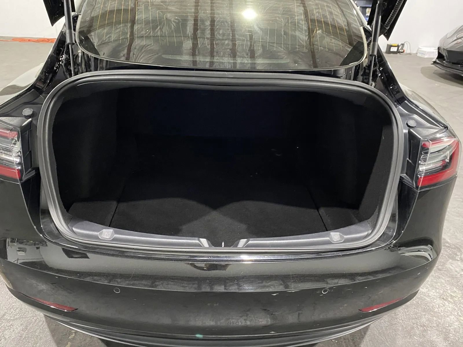 Used 2019 Tesla Model 3 Standard Range Plus image 8