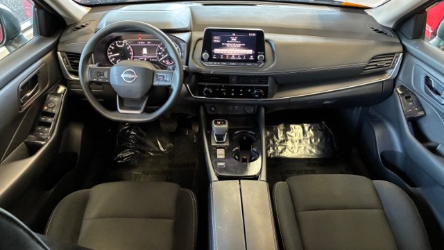 Used 2025 Nissan Rogue S FWD image 3