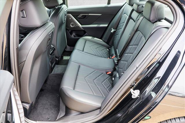 New 2027 BMW 550e xDrive AWD/4WD image 19