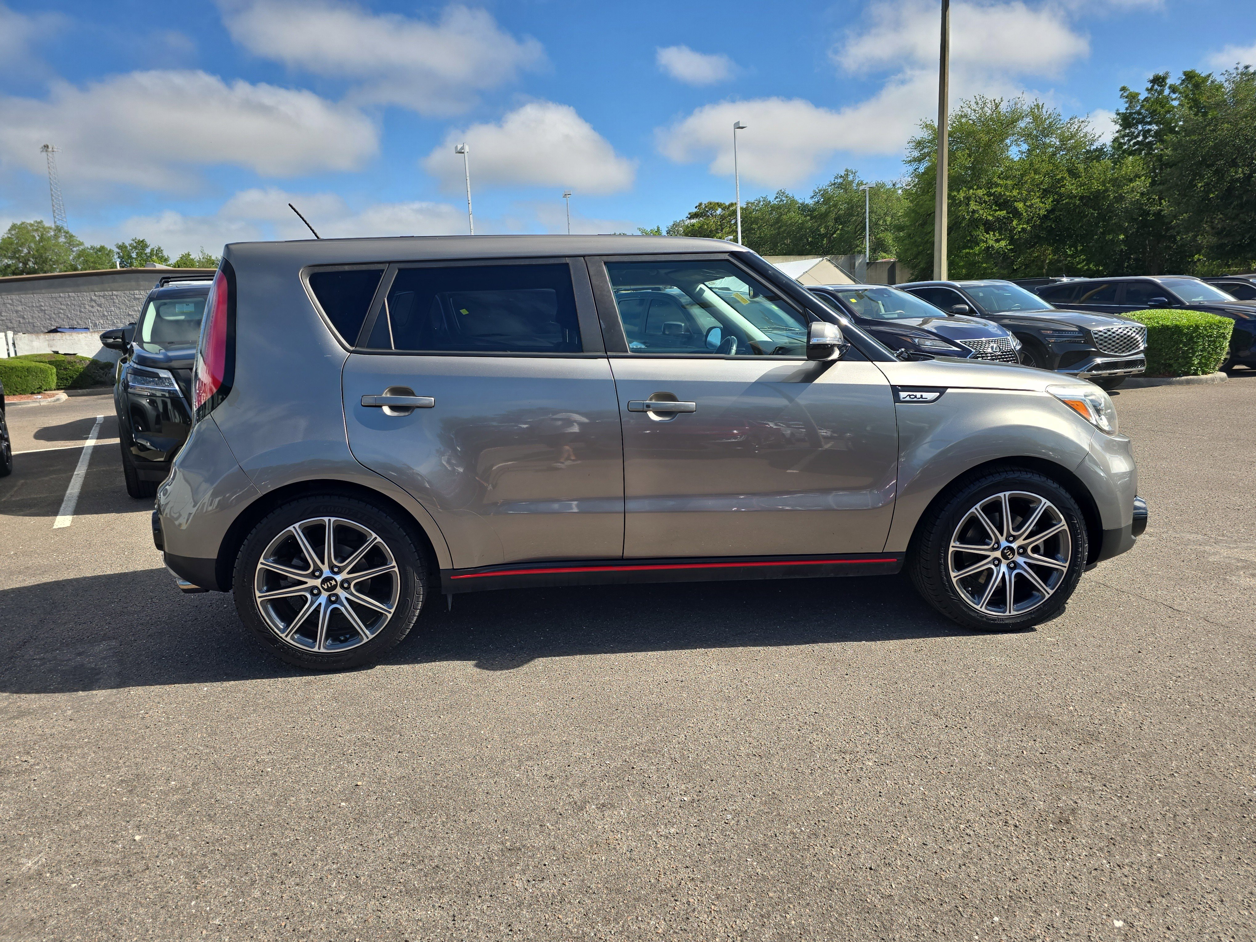 Certified 2018 Kia Soul ! w/ Tech Package FWD image 9
