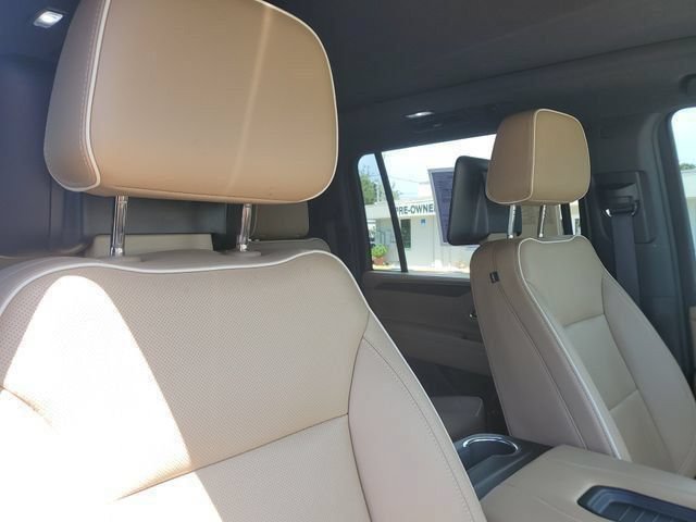 Used 2022 Chevrolet Suburban Premier w/ Premium Package AWD/4WD image 25