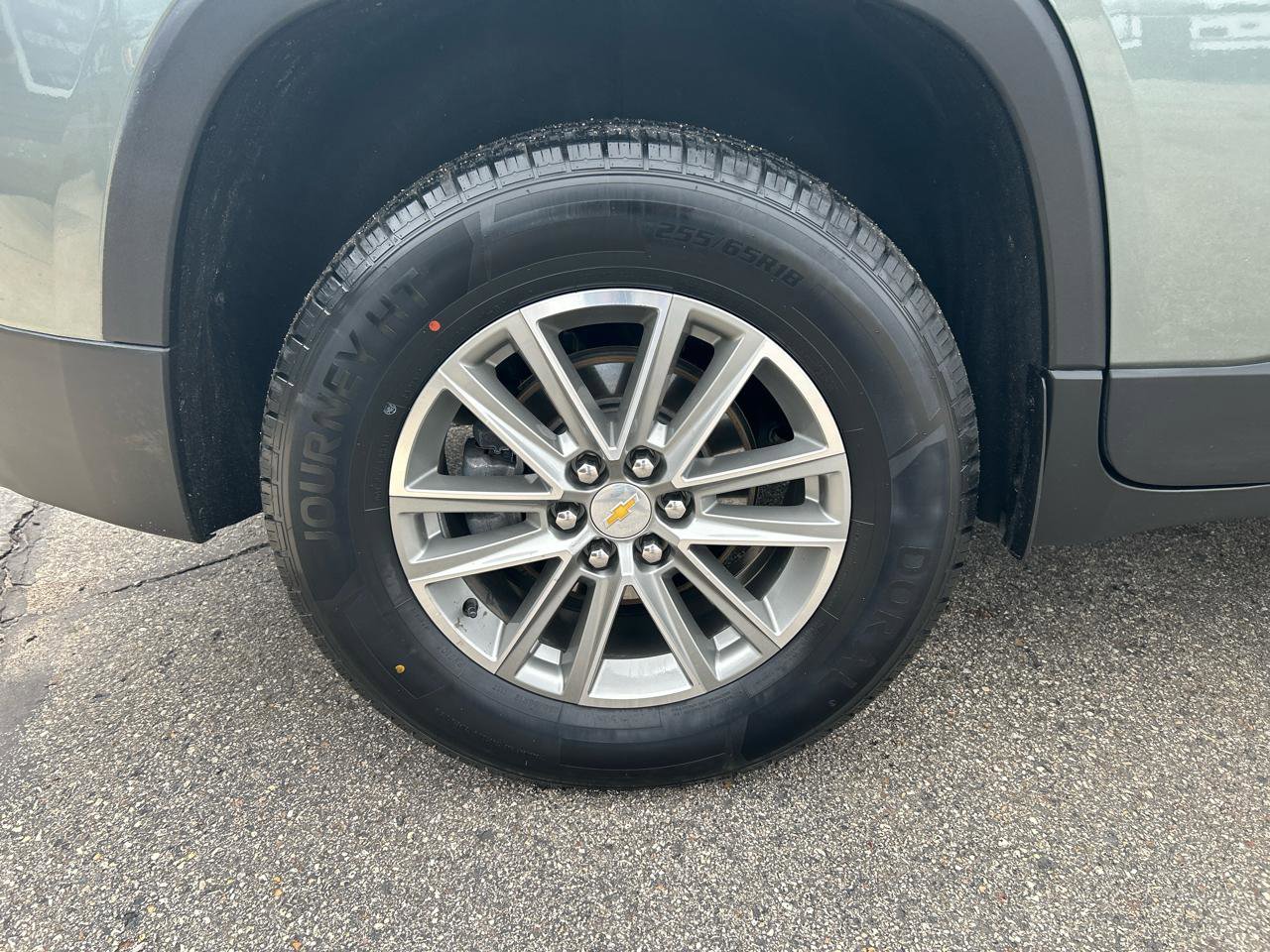 Used 2023 Chevrolet Traverse LT w/ LPO, Floor Liner Package AWD/4WD image 33