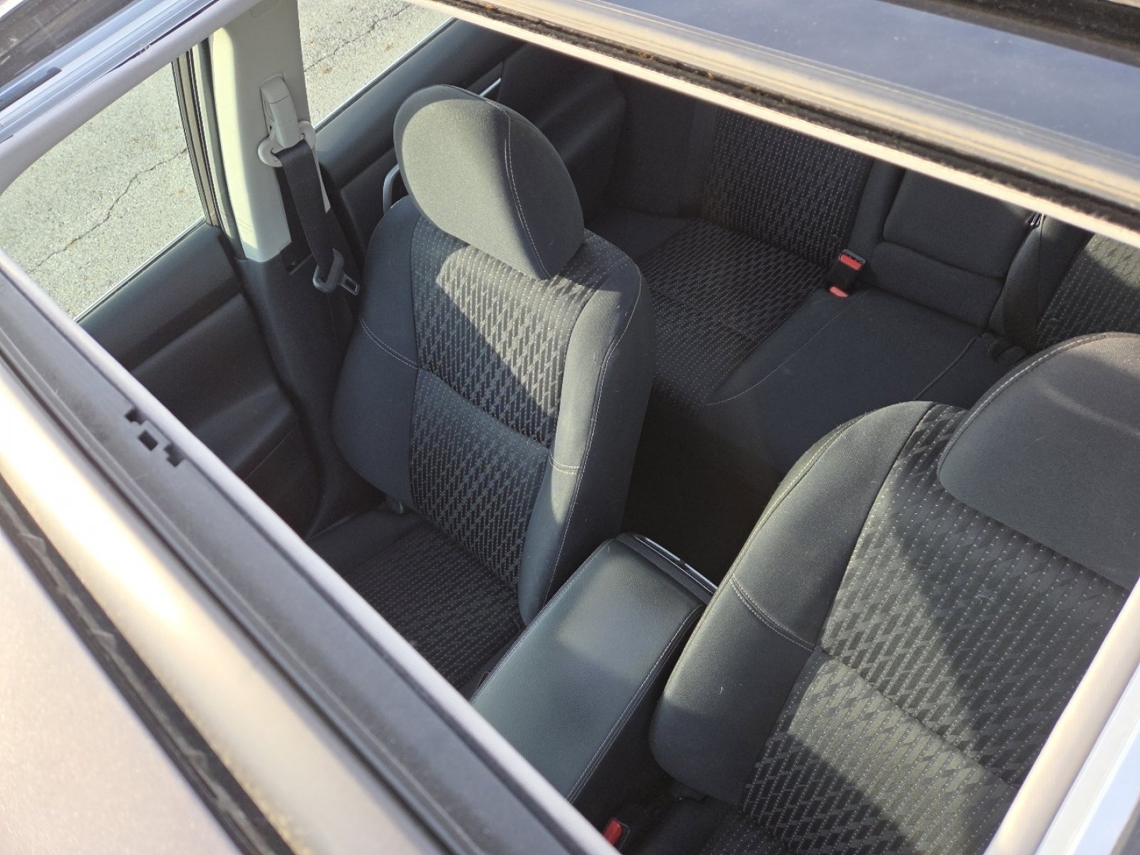 Used 2017 Nissan Altima 2.5 SV w/ Convenience Package image 4