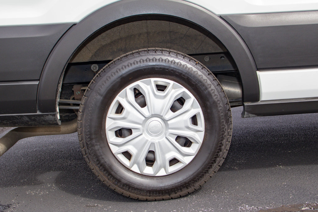 Used 2023 Ford Transit 350 XLT RWD image 7