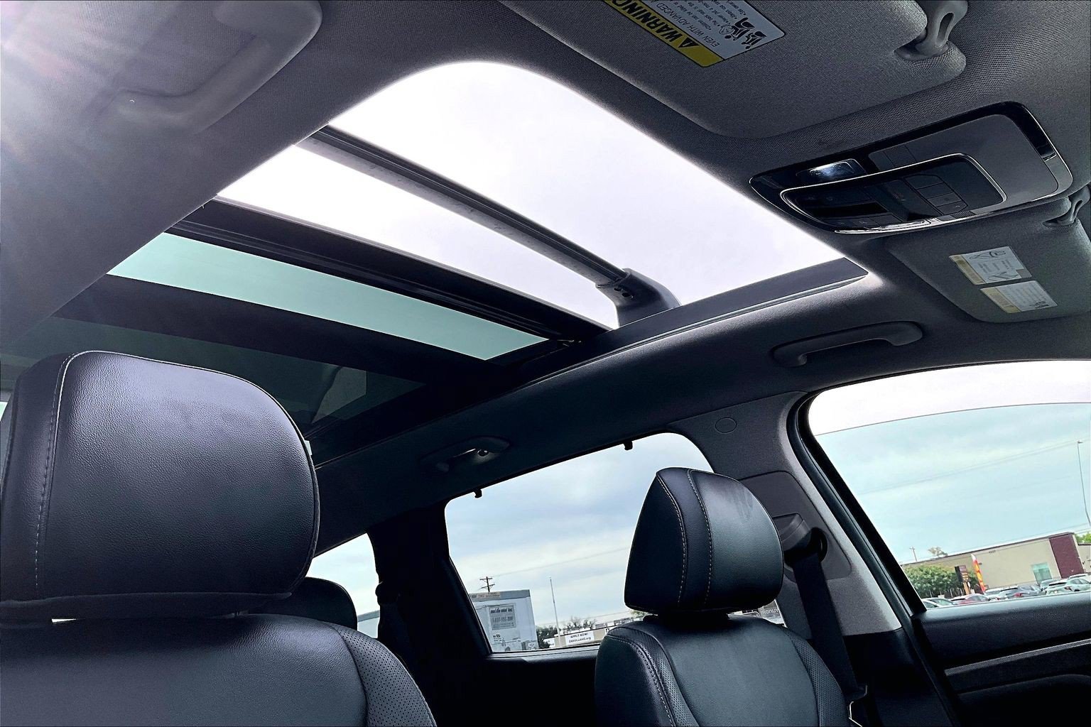 Used 2022 Hyundai Santa Fe Limited FWD image 16