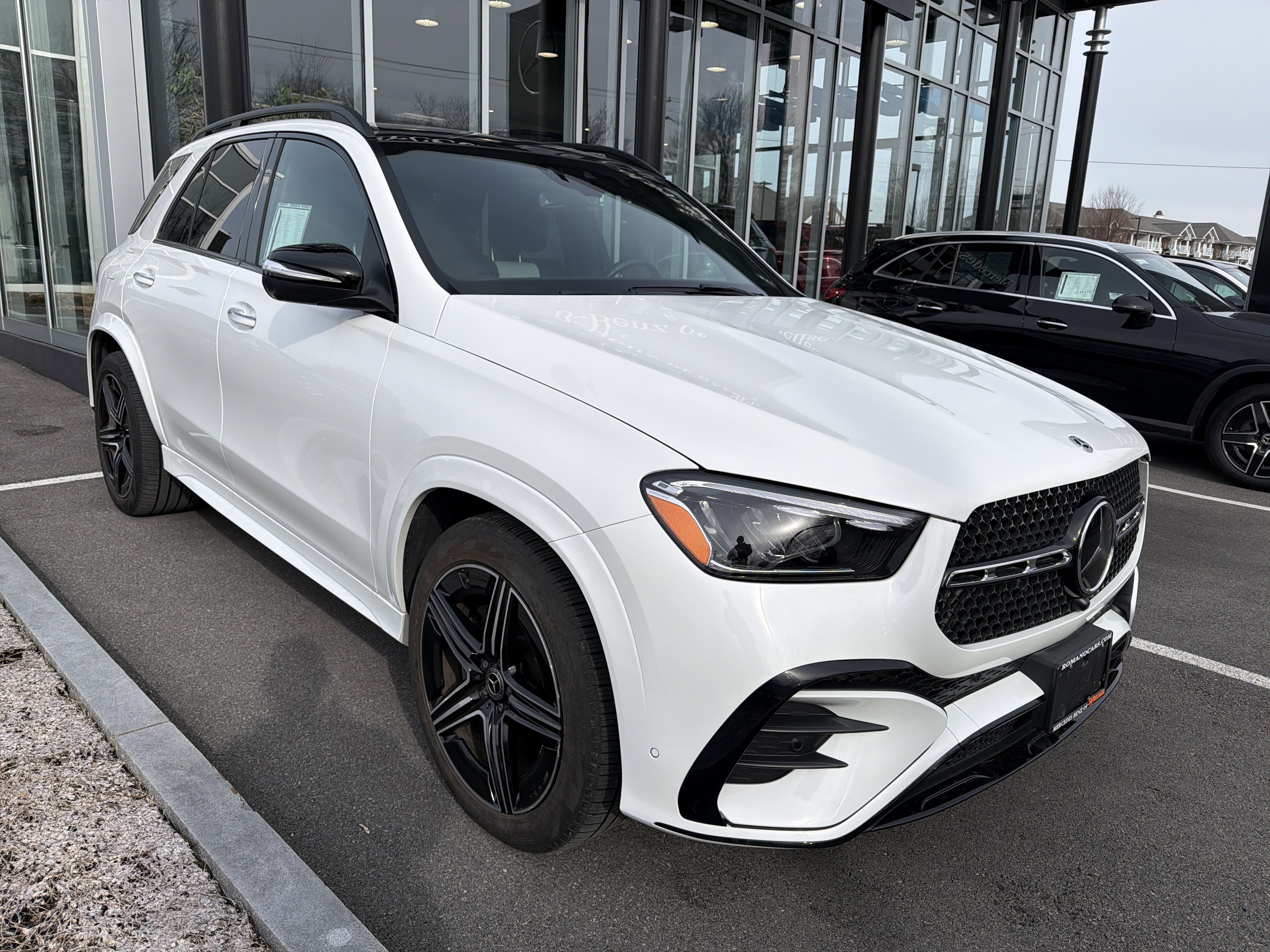 Certified 2025 Mercedes-Benz GLE 450e 4MATIC image 2
