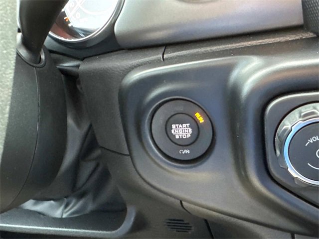 Used 2022 Jeep Gladiator Sport image 37