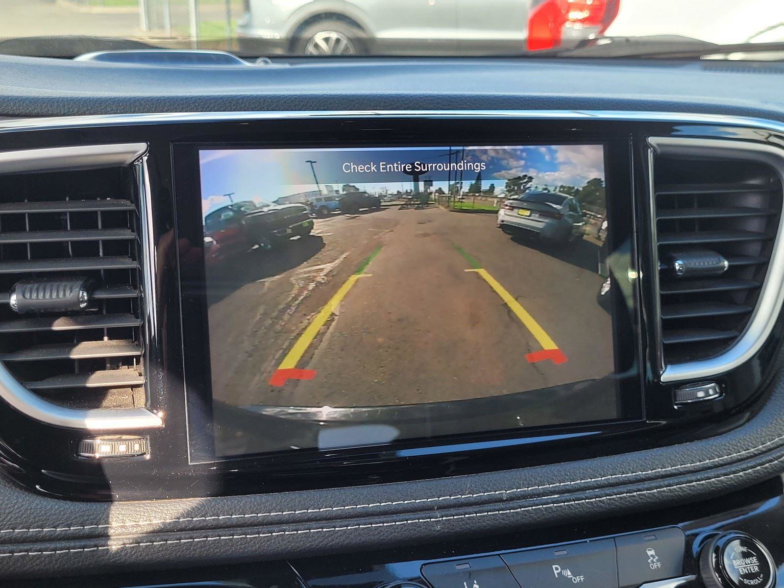 Used 2023 Chrysler Pacifica Limited image 17