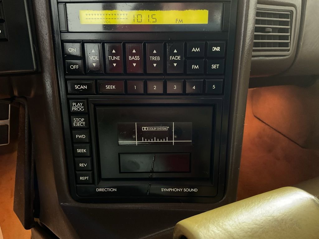 Used 1988 Cadillac Allante image 21