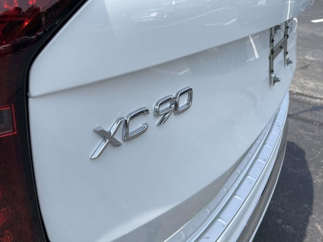 New 2026 Volvo XC90 B6 Plus w/ Protection Package Premier AWD/4WD image 8