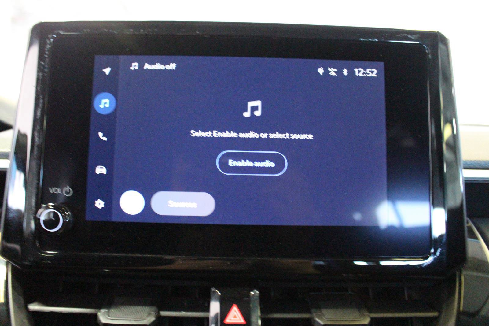 Used 2025 Toyota Corolla Cross LE image 21