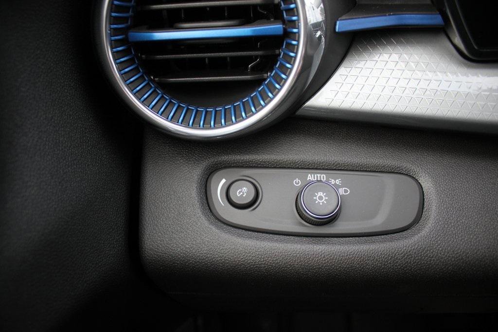 New 2026 Chevrolet Trax LT w/ Driver Confidence Package image 12