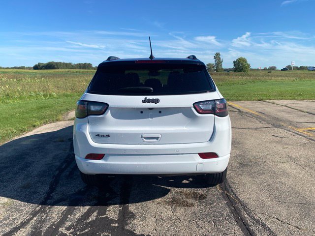 Used 2025 Jeep Compass Limited w/ High Altitude Package AWD/4WD image 3