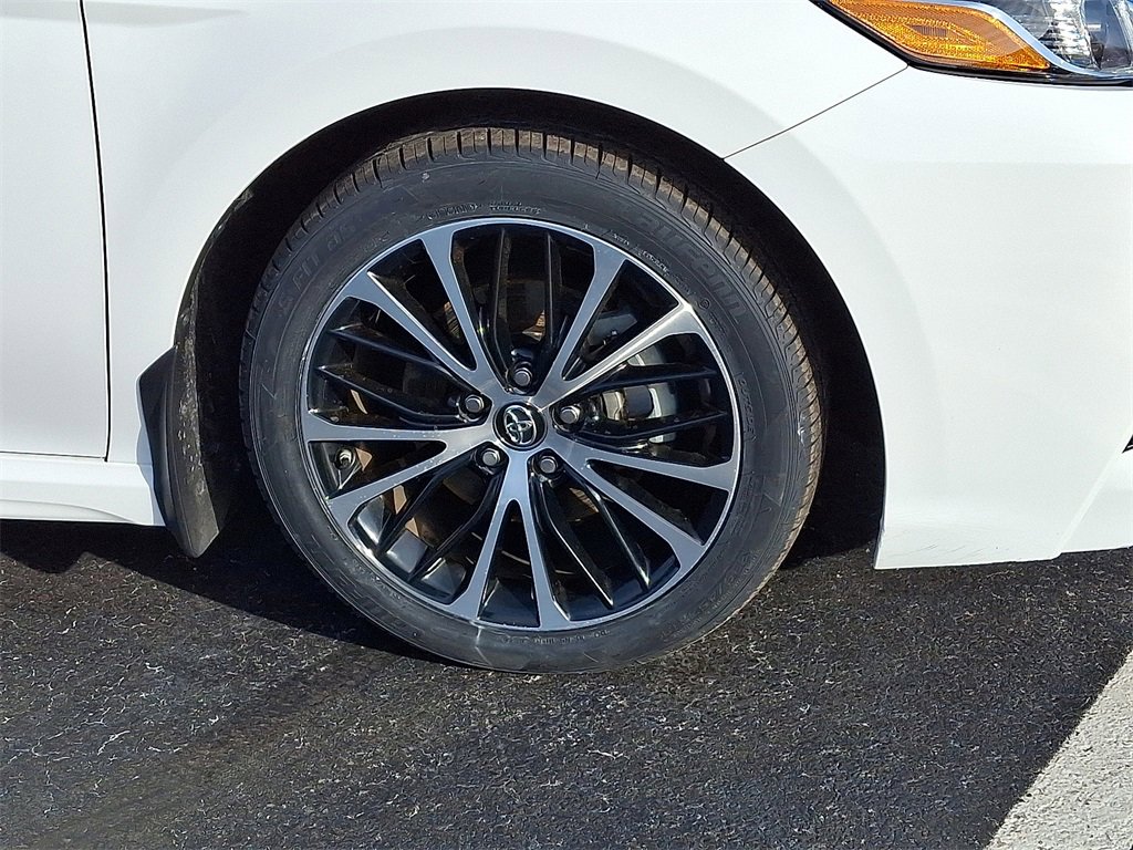 Used 2019 Toyota Camry SE image 11
