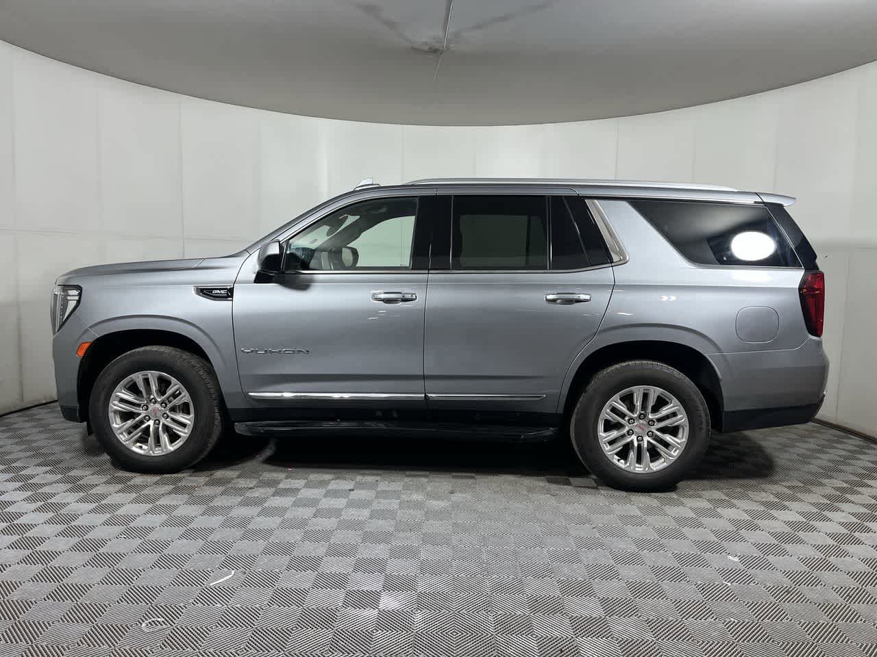 Used 2024 GMC Yukon SLT AWD/4WD image 5