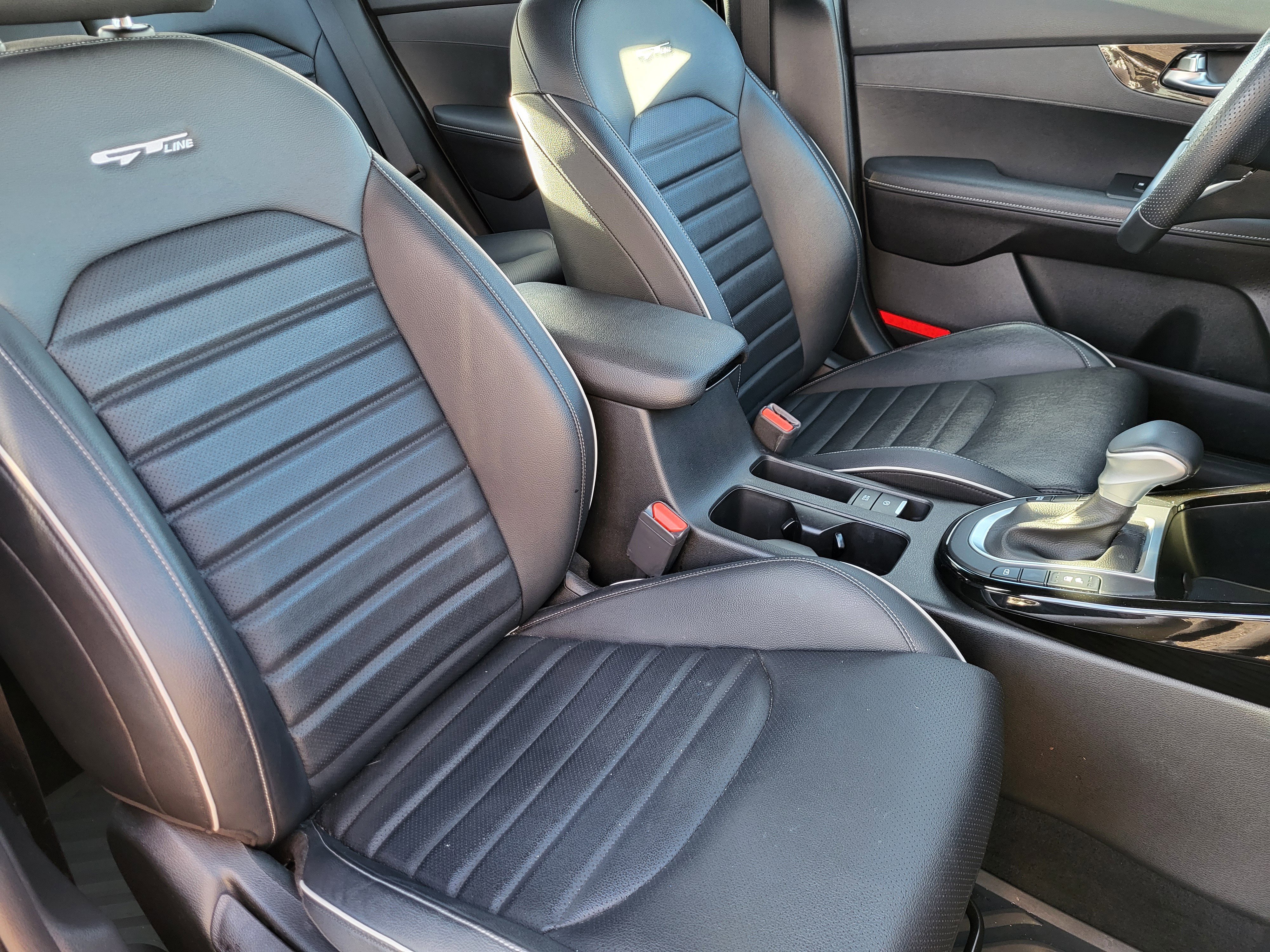 Used 2023 Kia Forte GT-Line w/ GT-Line Premium Package image 15