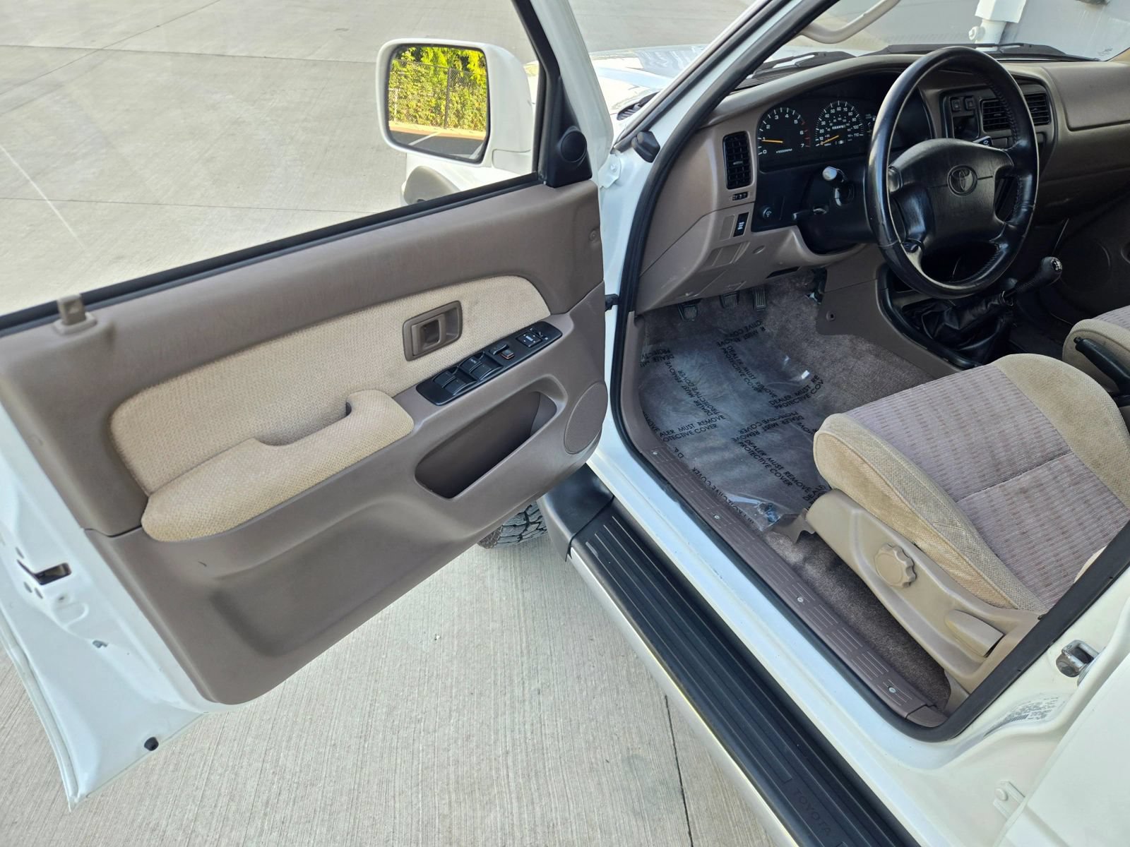 Used 1998 Toyota 4Runner SR5 AWD/4WD image 10