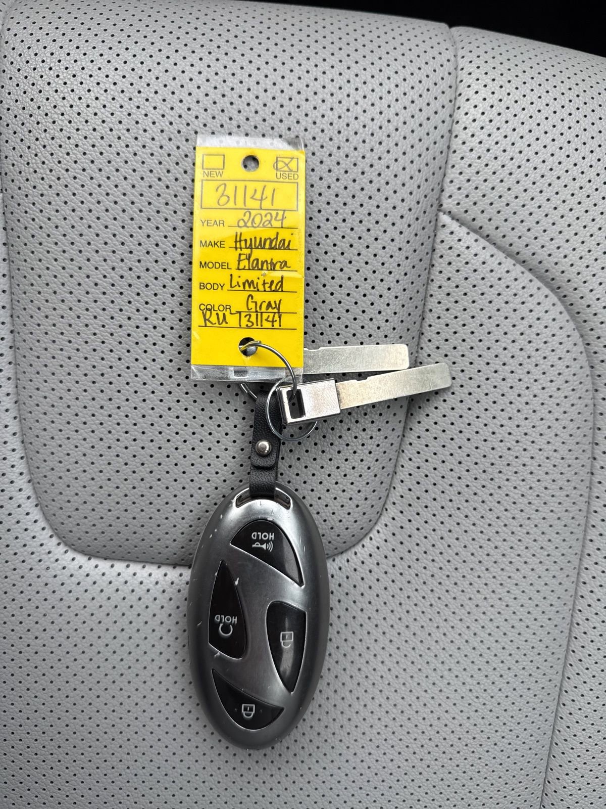 Used 2024 Hyundai Elantra Limited image 25