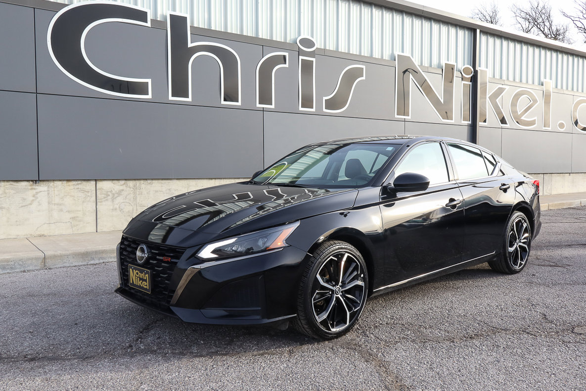Used 2024 Nissan Altima 2.5 SR image 1