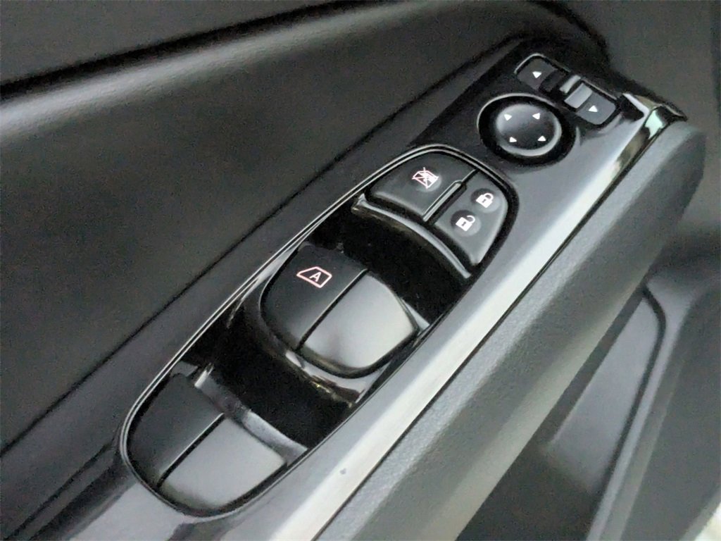 Used 2025 Nissan Altima 2.5 SR image 15