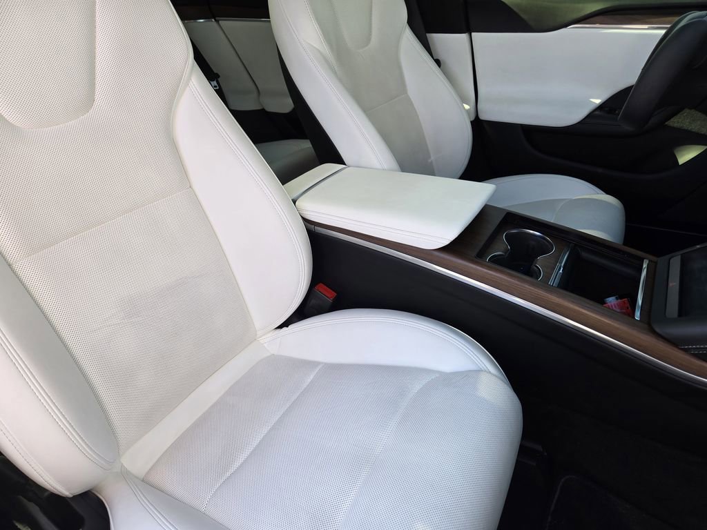 Used 2022 Tesla Model S image 9