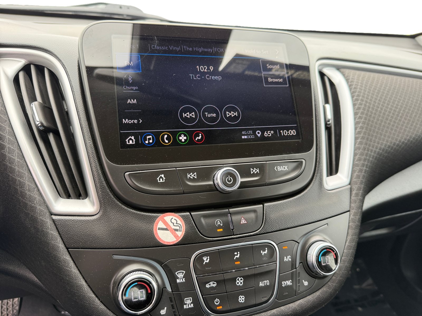 Used 2023 Chevrolet Malibu LT FWD image 12