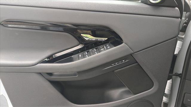 Used 2024 Land Rover Range Rover Evoque Dynamic SE image 12