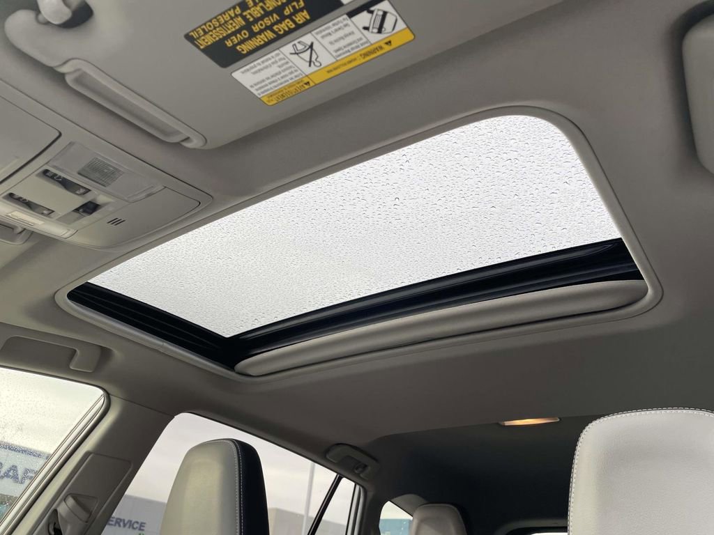 Used 2017 Toyota RAV4 Limited image 9